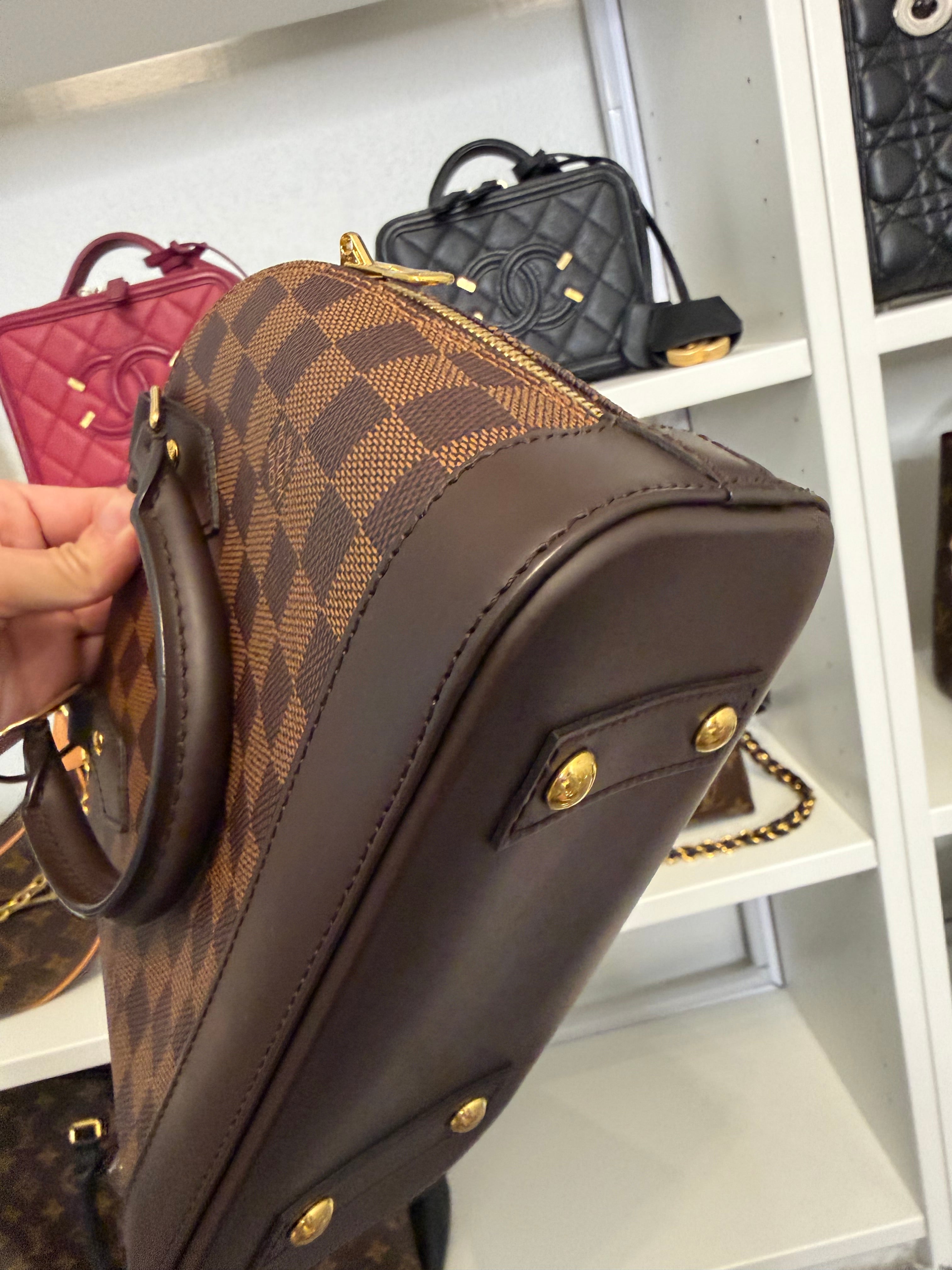 Pre-Owned Louis Vuitton Alma BB Damier Ebene with Crossbody Strap