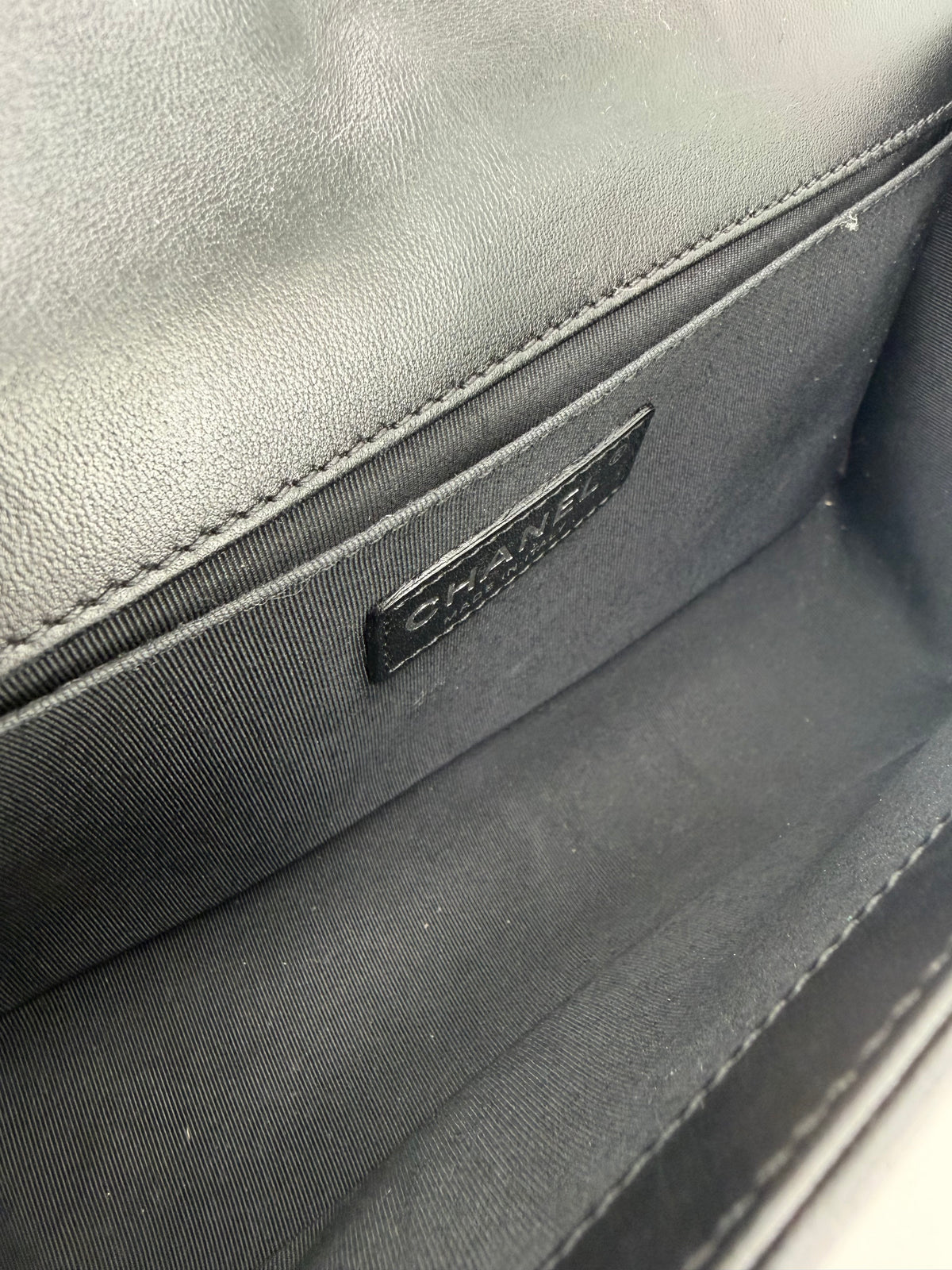 Pre-owned Chanel Medium Boy Quilted Lambskin Ruthenium Hardware Bag