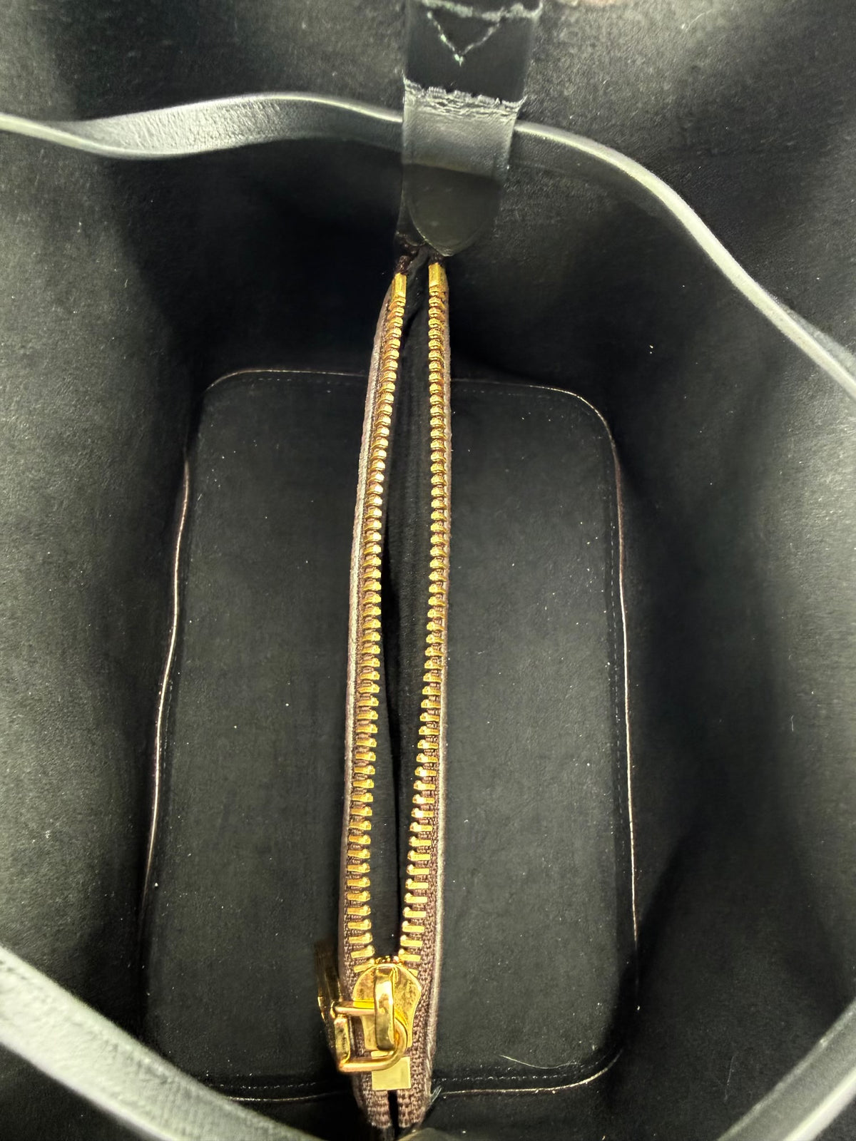 Pre-Owned Louis Vuitton Néonoé MM Monogram Canvas Bucket Bag Black Trim