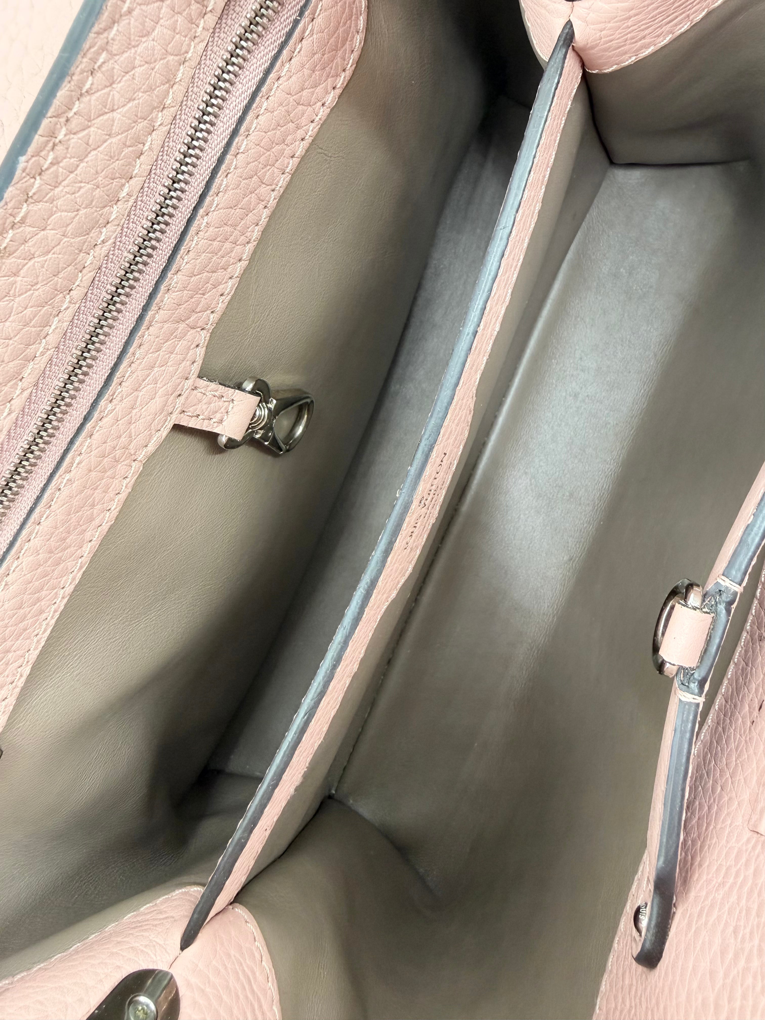 Pre-Owned Louis Vuitton Capucines MM Pink Taurillon Leather Top Handle Bag