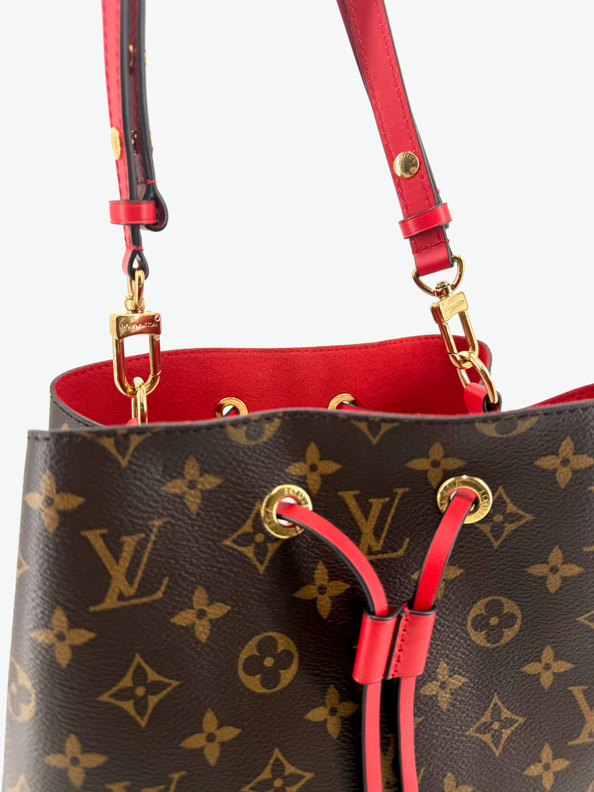 Pre-Owned Louis Vuitton Néonoé MM Monogram Canvas Bucket Bag Red Leather Trim