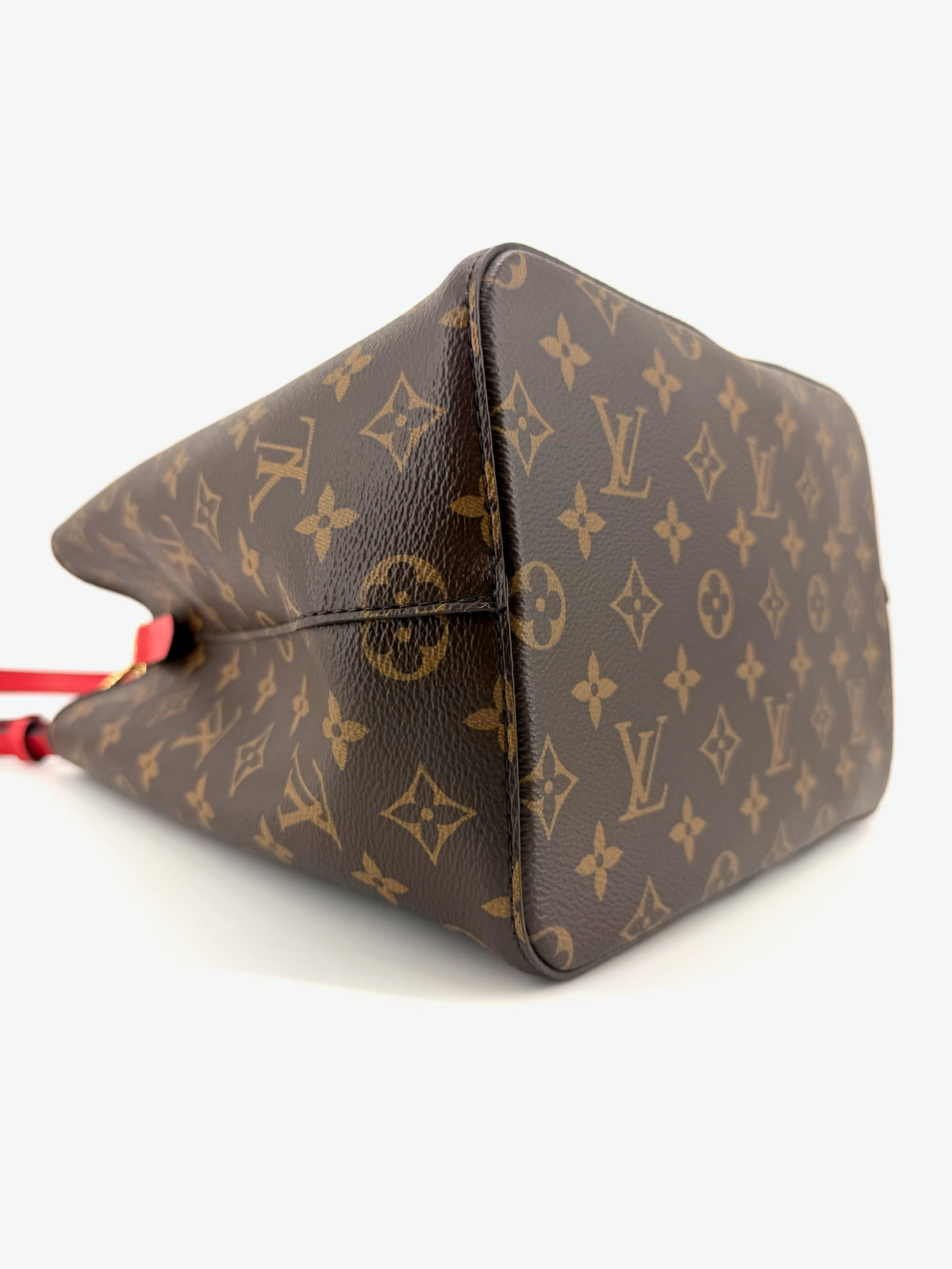 Pre-Owned Louis Vuitton Néonoé MM Monogram Canvas Bucket Bag Red Leather Trim