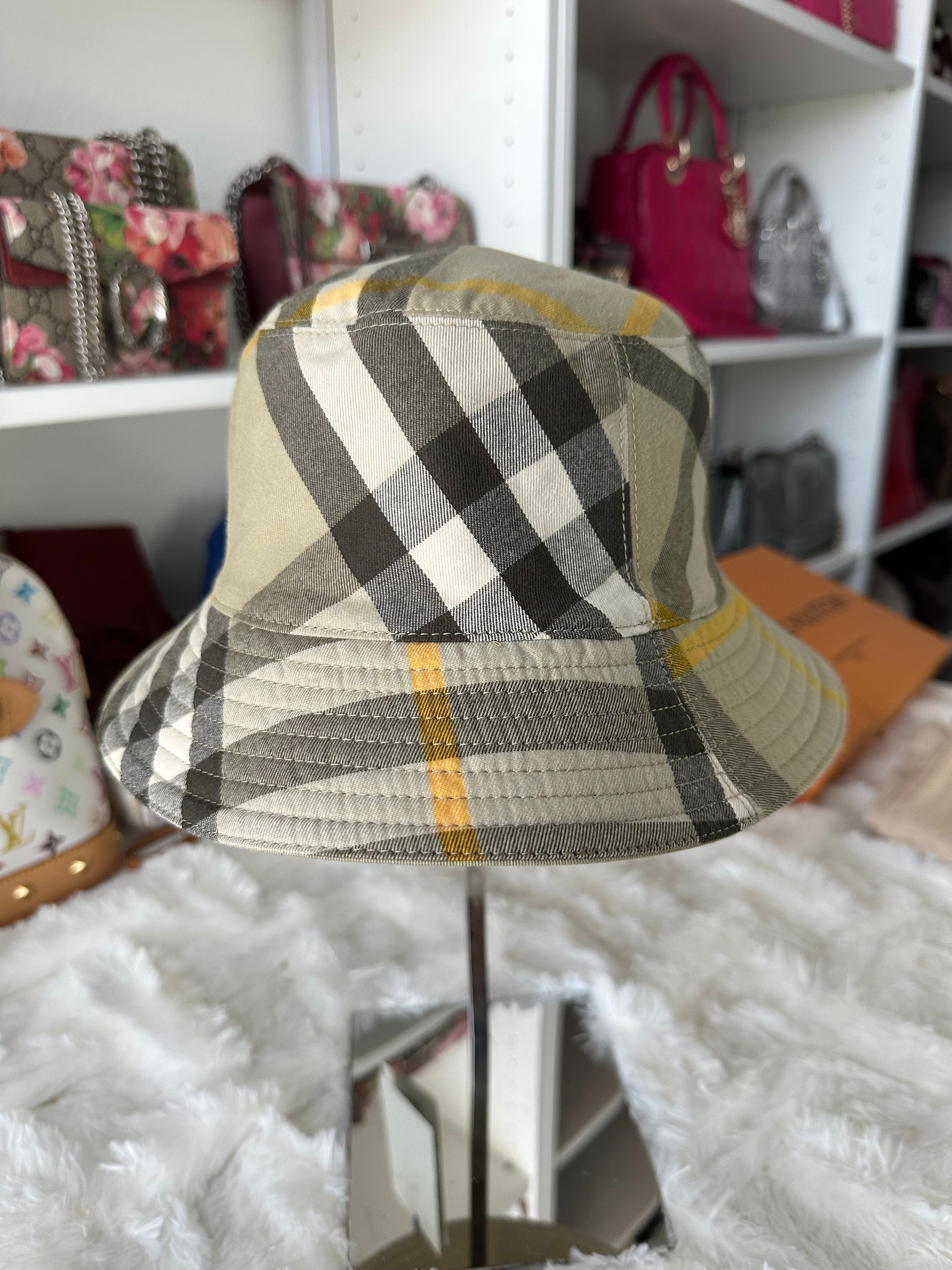 Burberry Men's Hunter Check Plaid Beige Reversible Bucket Hat - Size Small