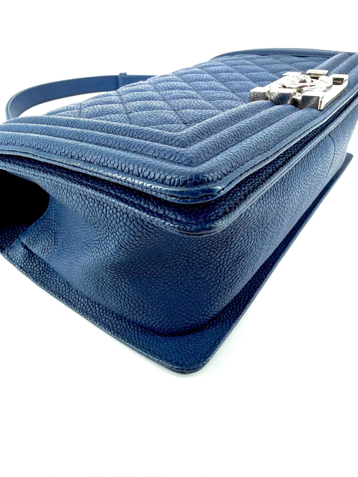 Pre-Owned Chanel Boy Medium Blue Matte Caviar Leather Flap Bag Silver Hardware