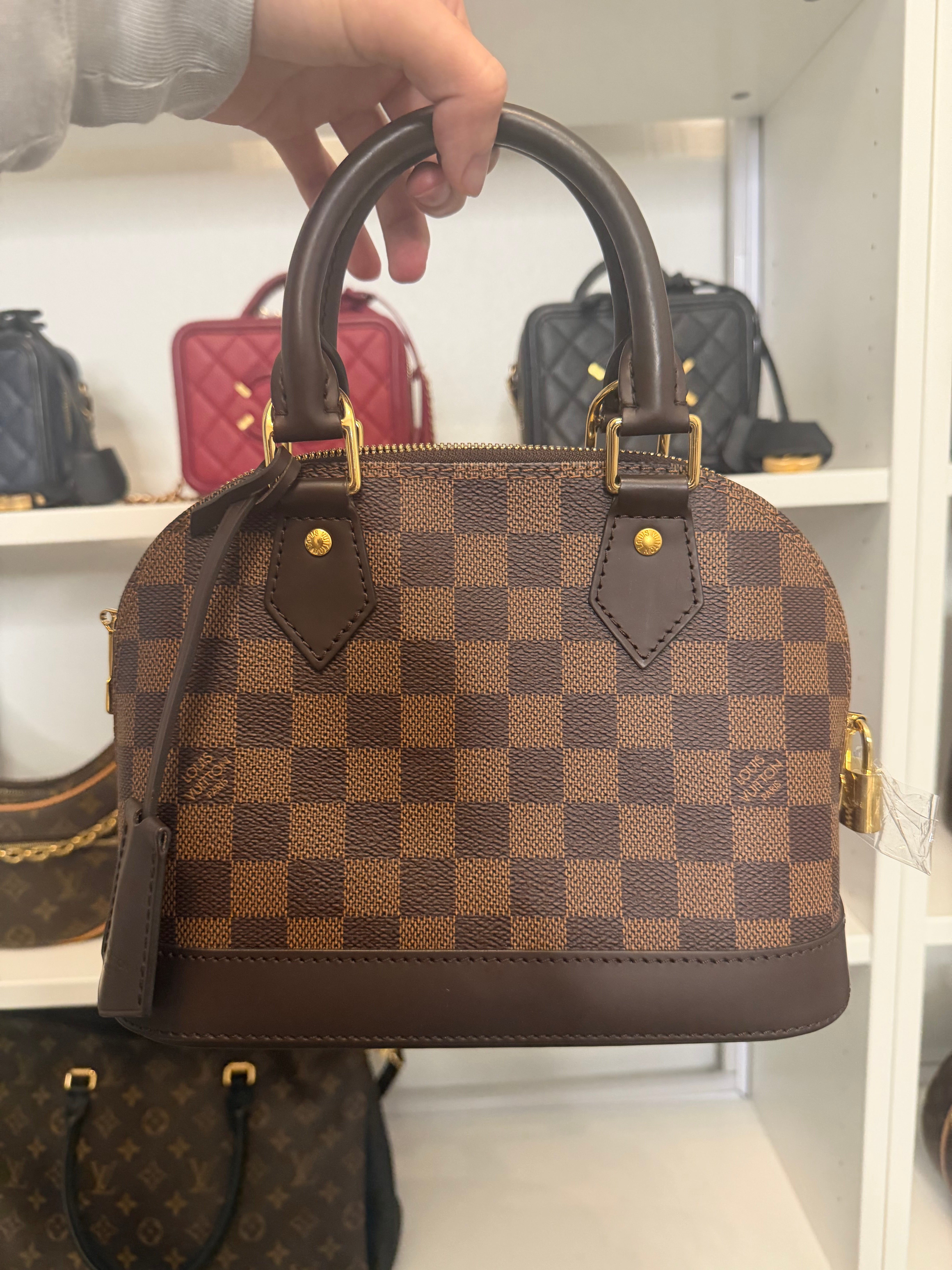 Pre-Owned Louis Vuitton Alma BB Damier Ebene with Crossbody Strap