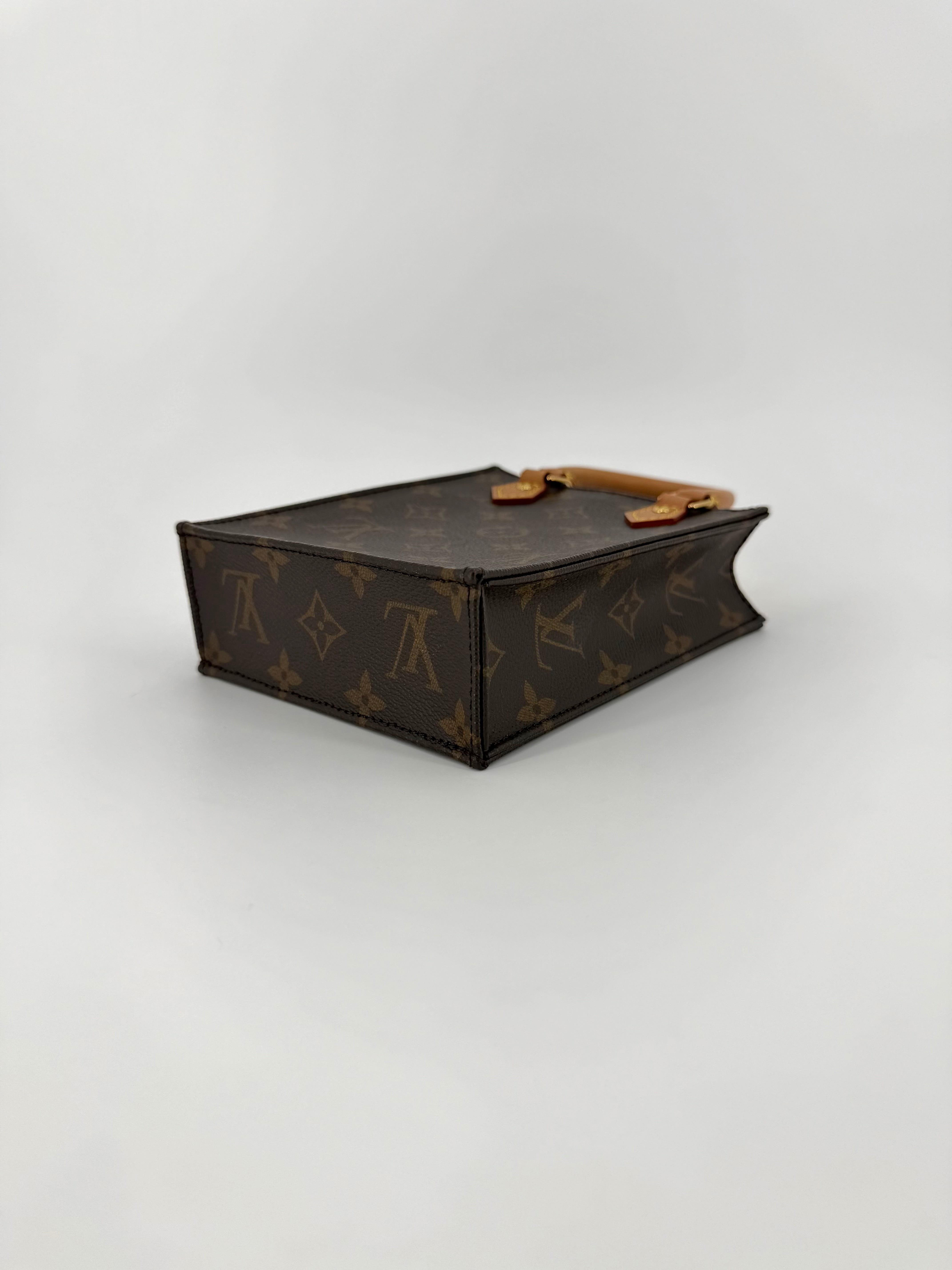 LV Petite Sac Plat Monogram