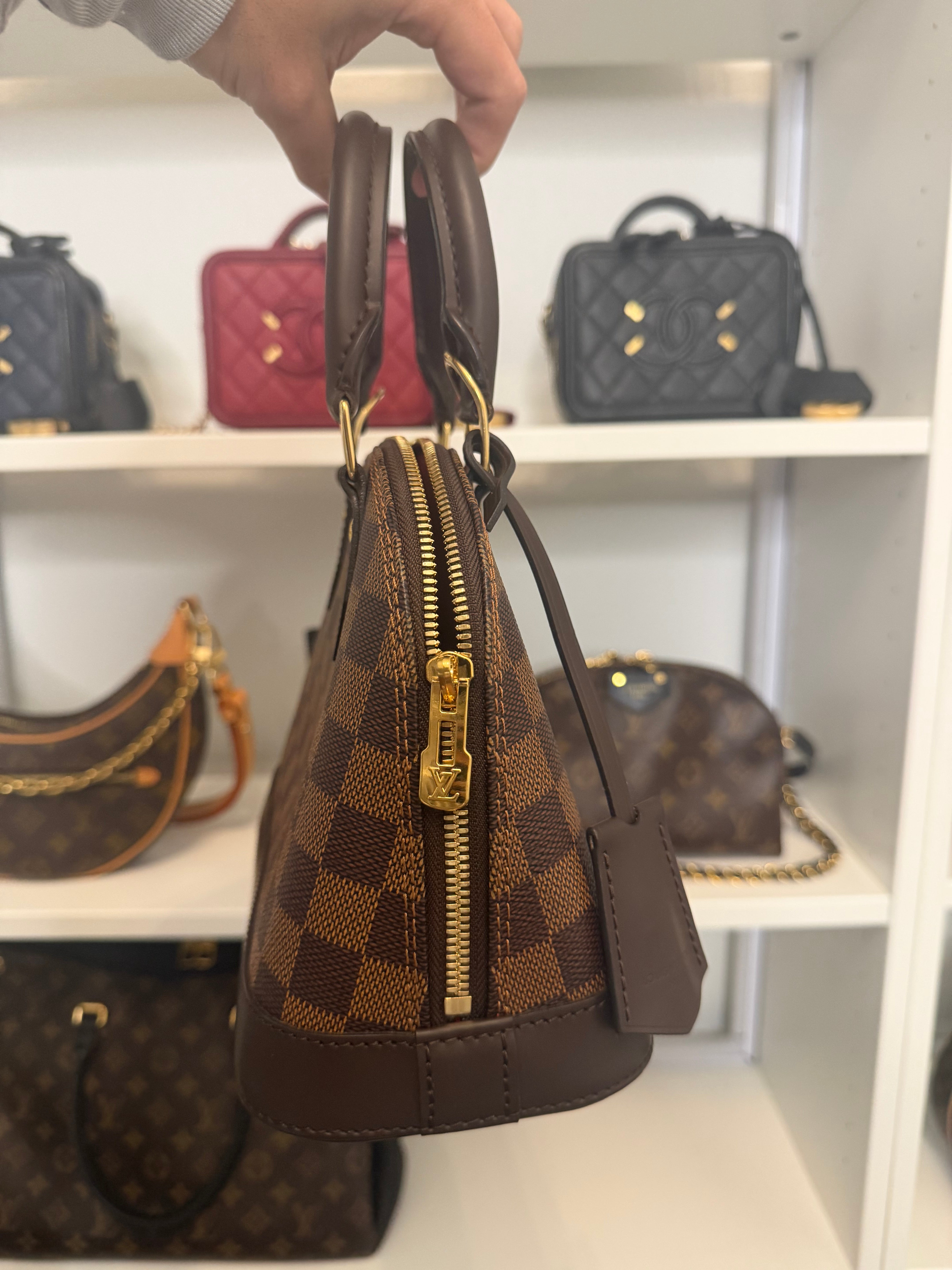 Pre-Owned Louis Vuitton Alma BB Damier Ebene with Crossbody Strap