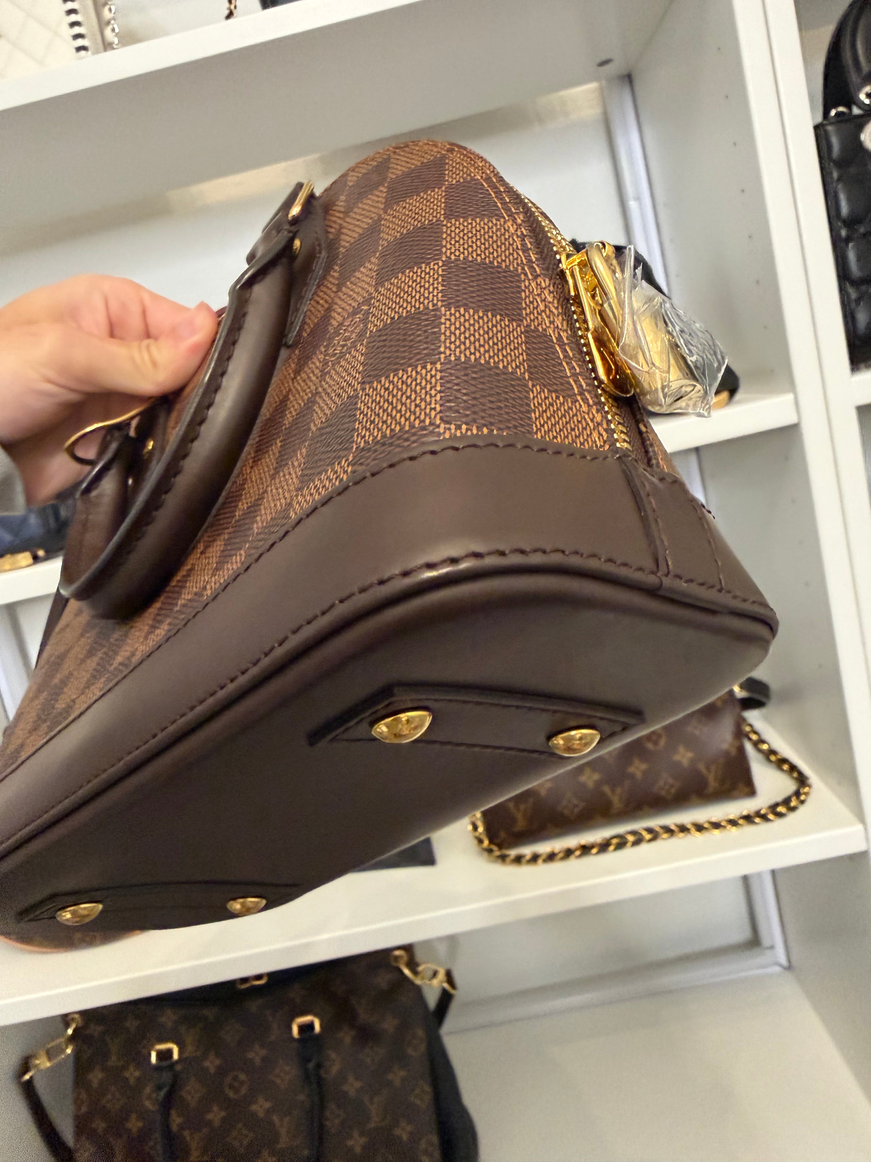 Pre-Owned Louis Vuitton Alma BB Damier Ebene with Crossbody Strap