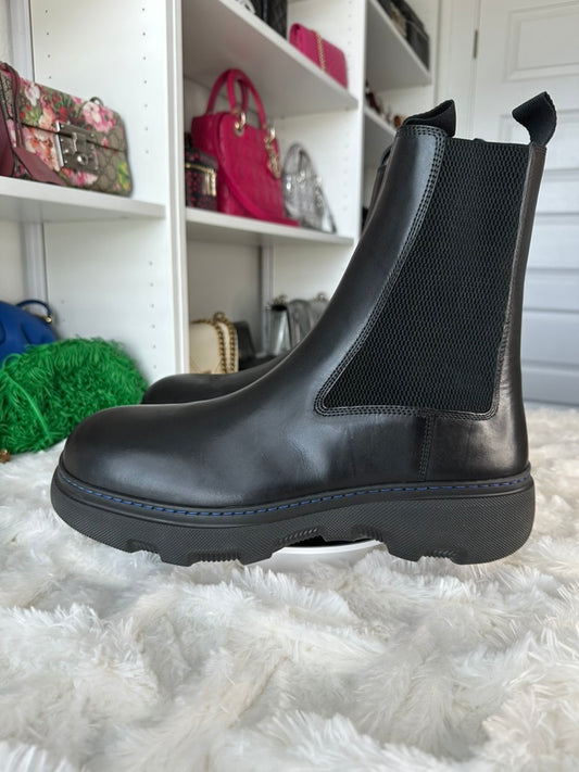 Burberry Men's Size 12.5 US | 45.5 EU Black Creeper Leather Chelsea Boots with Blue Sole