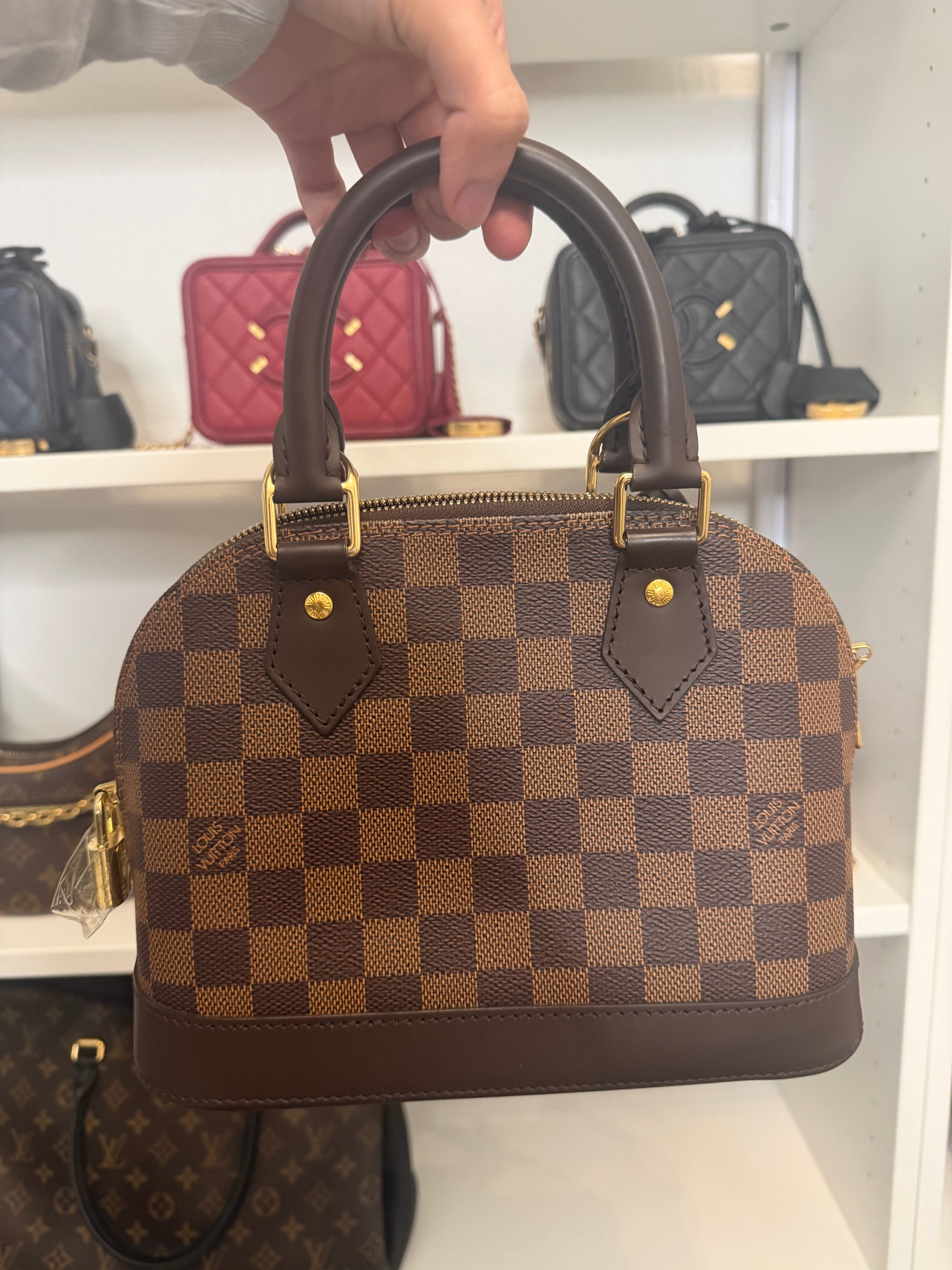 Pre-Owned Louis Vuitton Alma BB Damier Ebene with Crossbody Strap