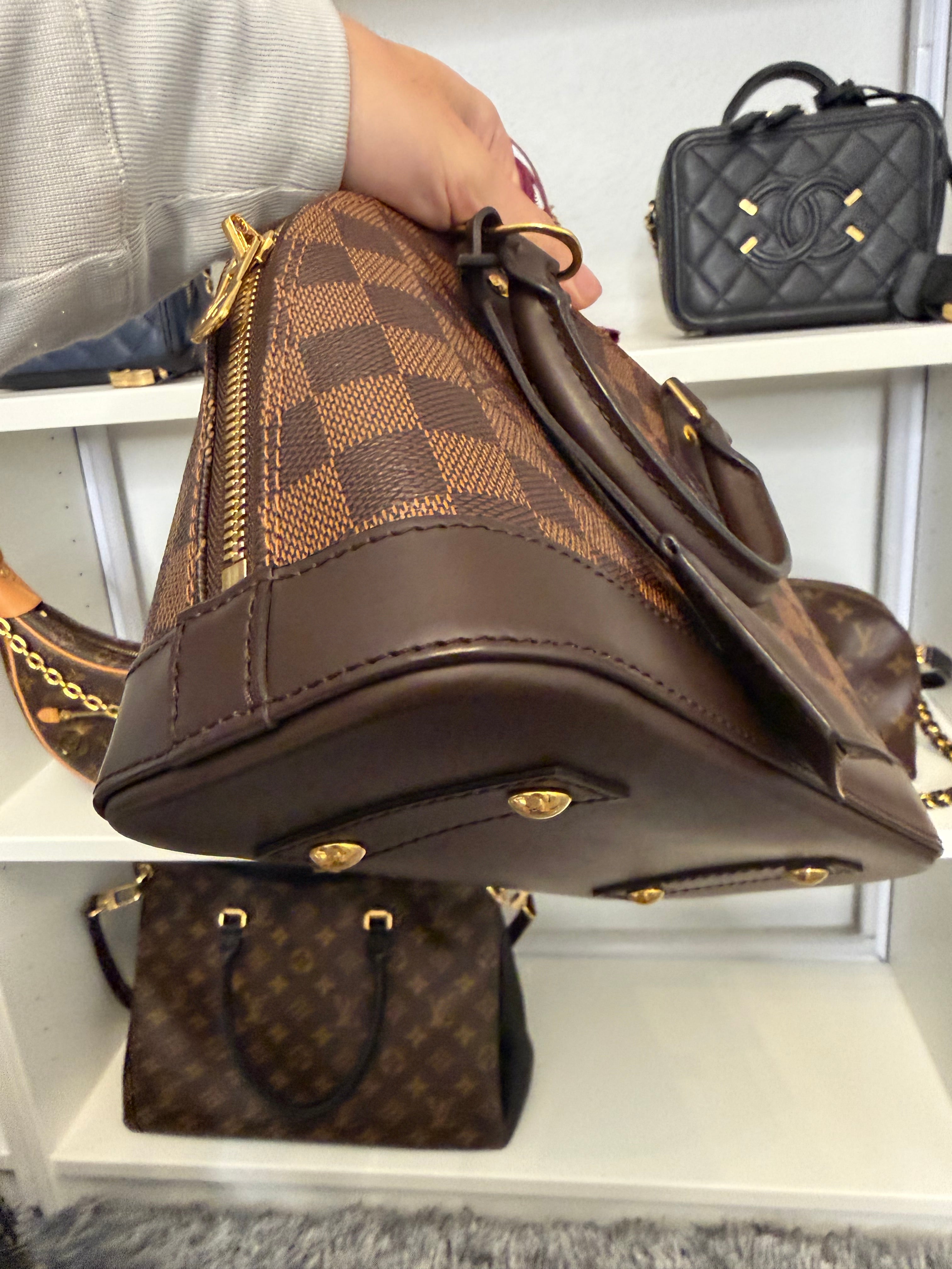 Pre-Owned Louis Vuitton Alma BB Damier Ebene with Crossbody Strap