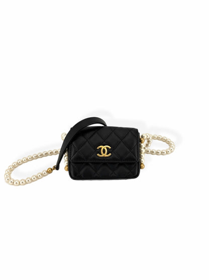 Pre-Owned Chanel About Pearls Quilted Leather Crossbody Card Holder