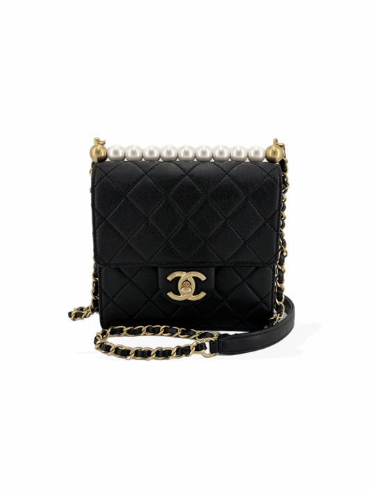 Pre-Owned Chanel Chic Pearl Black Quilted Lambskin Crossbody Bag