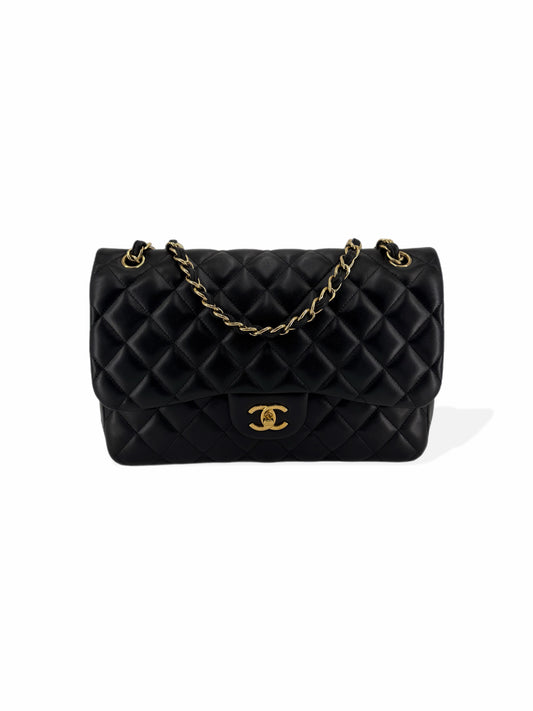 Pre-Owned Chanel Jumbo Double Flap Quilted Black Lambskin with Gold Hardware Bag