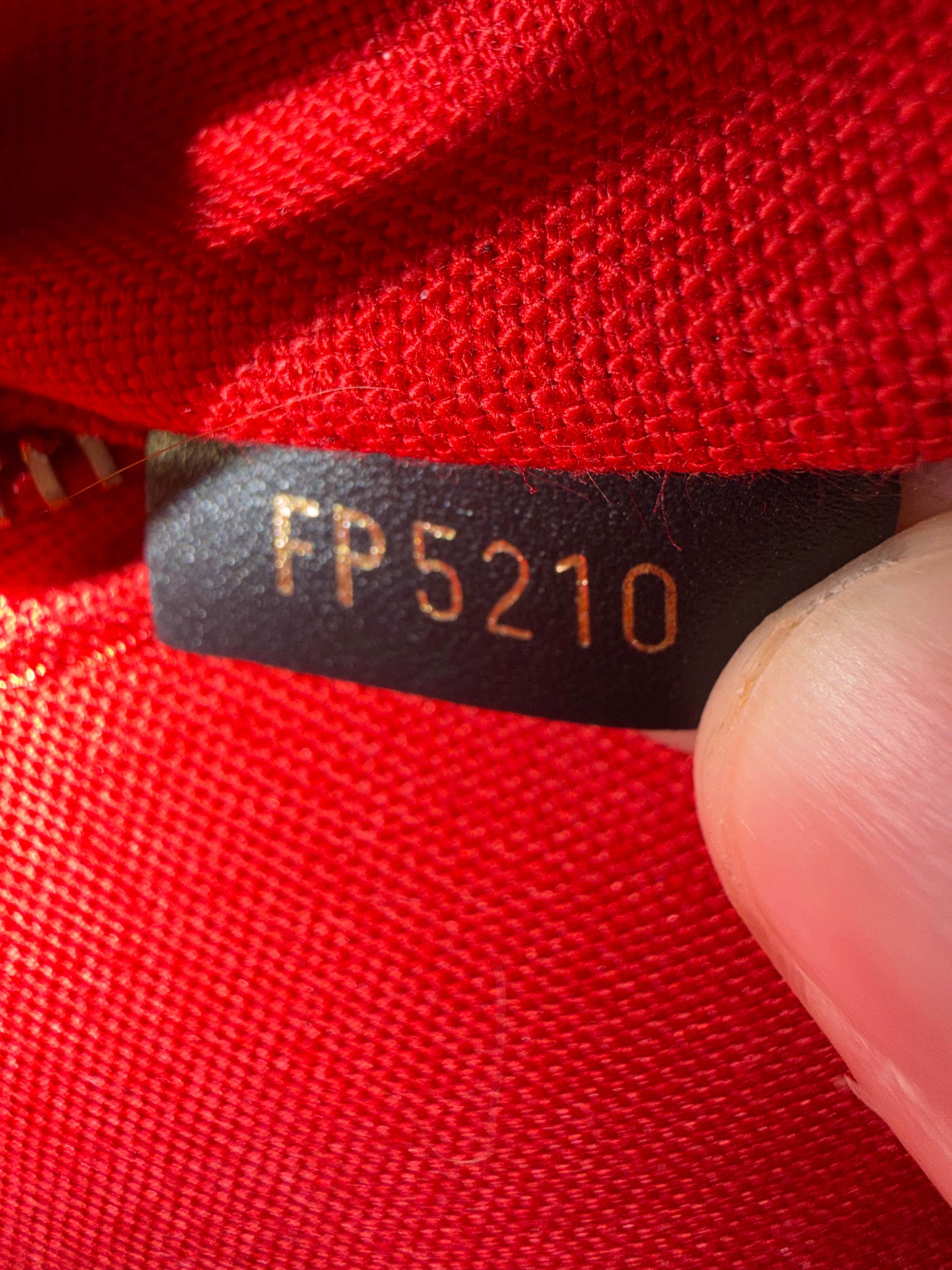 Pre-Owned Louis Vuitton OnTheGM Reverse Monogram Bag