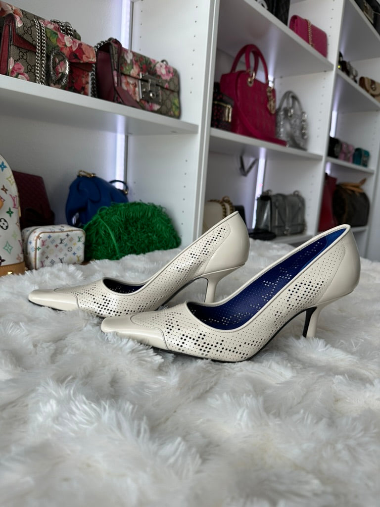Burberry Women's Ivory Chisel Pump - Size 7.5 US | 37.5 EU