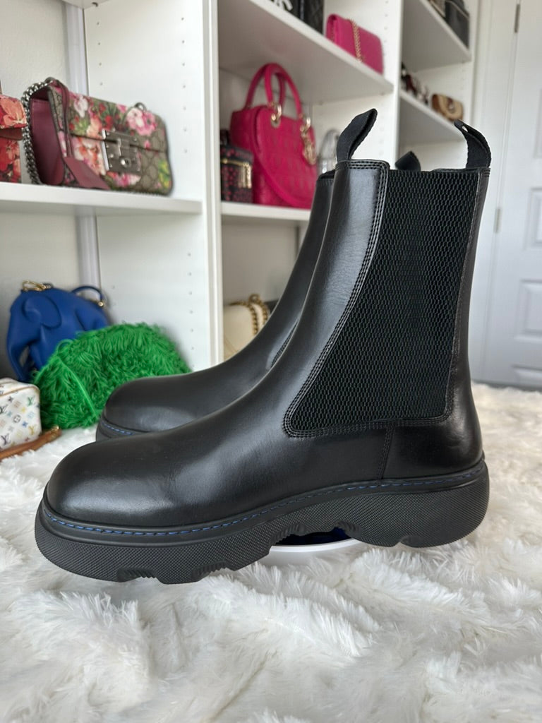 Burberry Men's Size 12.5 US | 45.5 EU Black Creeper Leather Chelsea Boots with Blue Sole