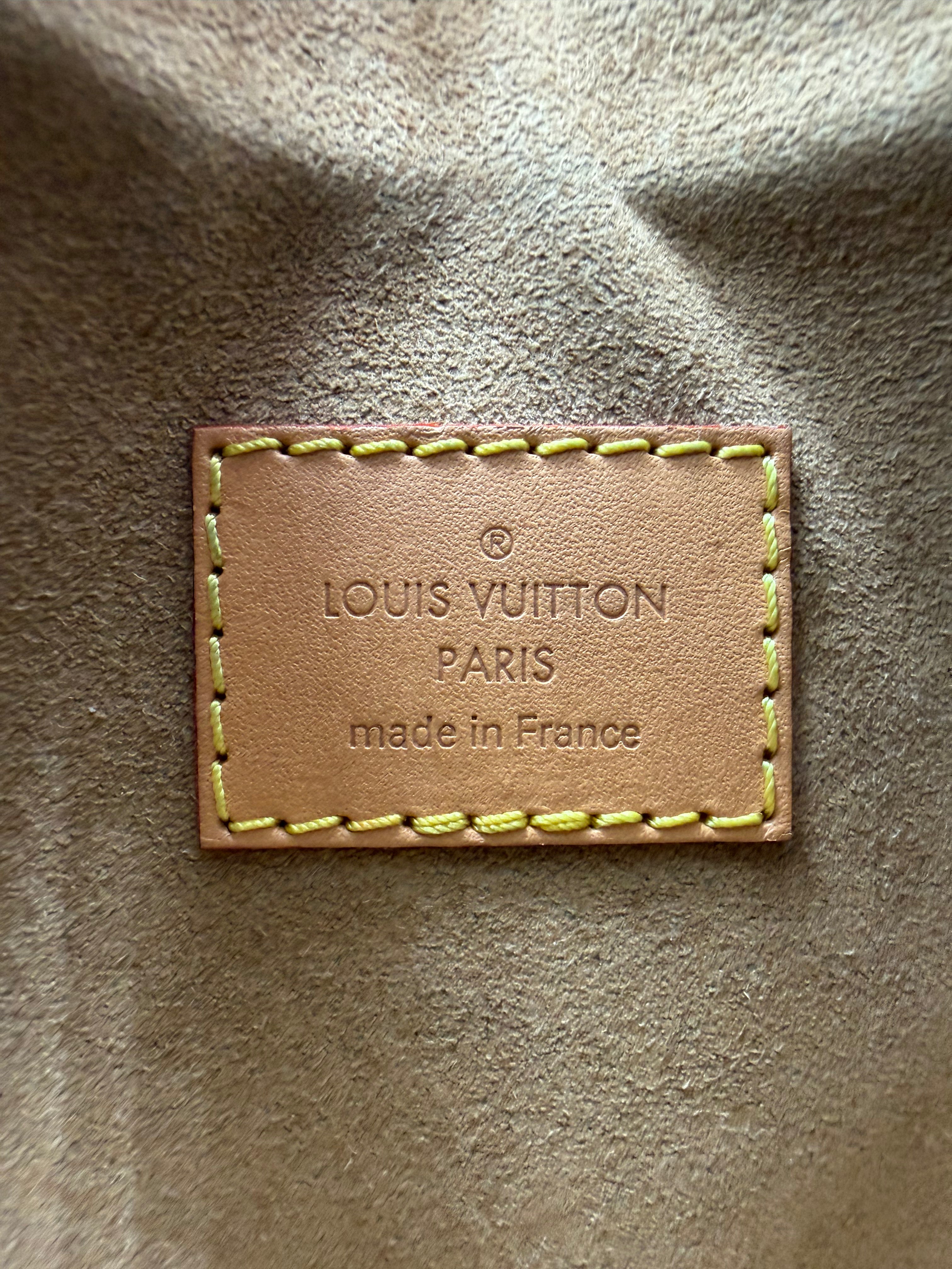 Pre-Owned Louis Vuitton Loop Monogram Crossbody Bag