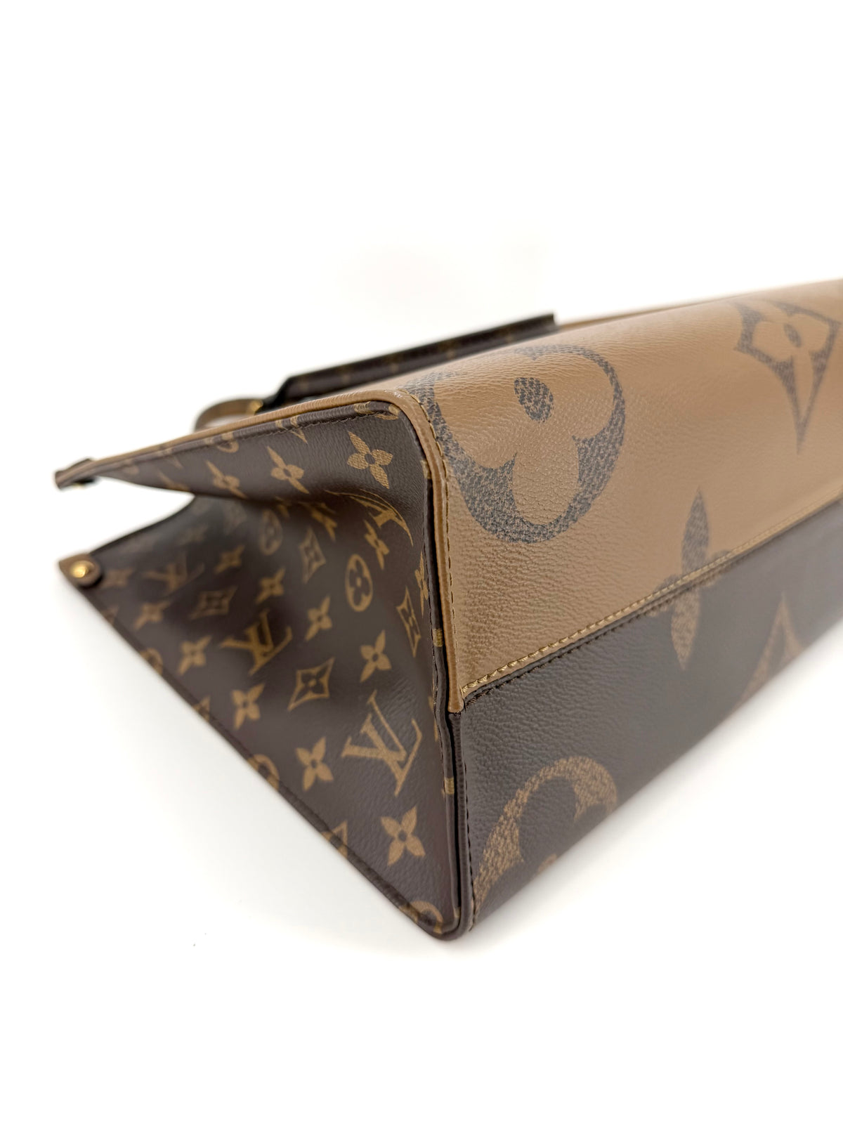 Pre-owned Louis Vuitton OnTheGo Reverse Monogram MM Tote Bag