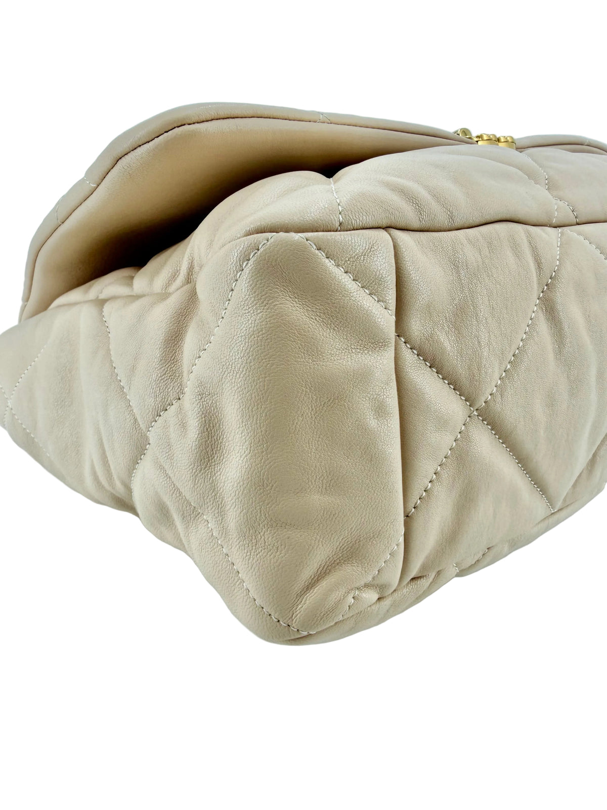 Pre-Owned Chanel 19 Maxi Beige Leather Mixed Metal Shoulder Bag