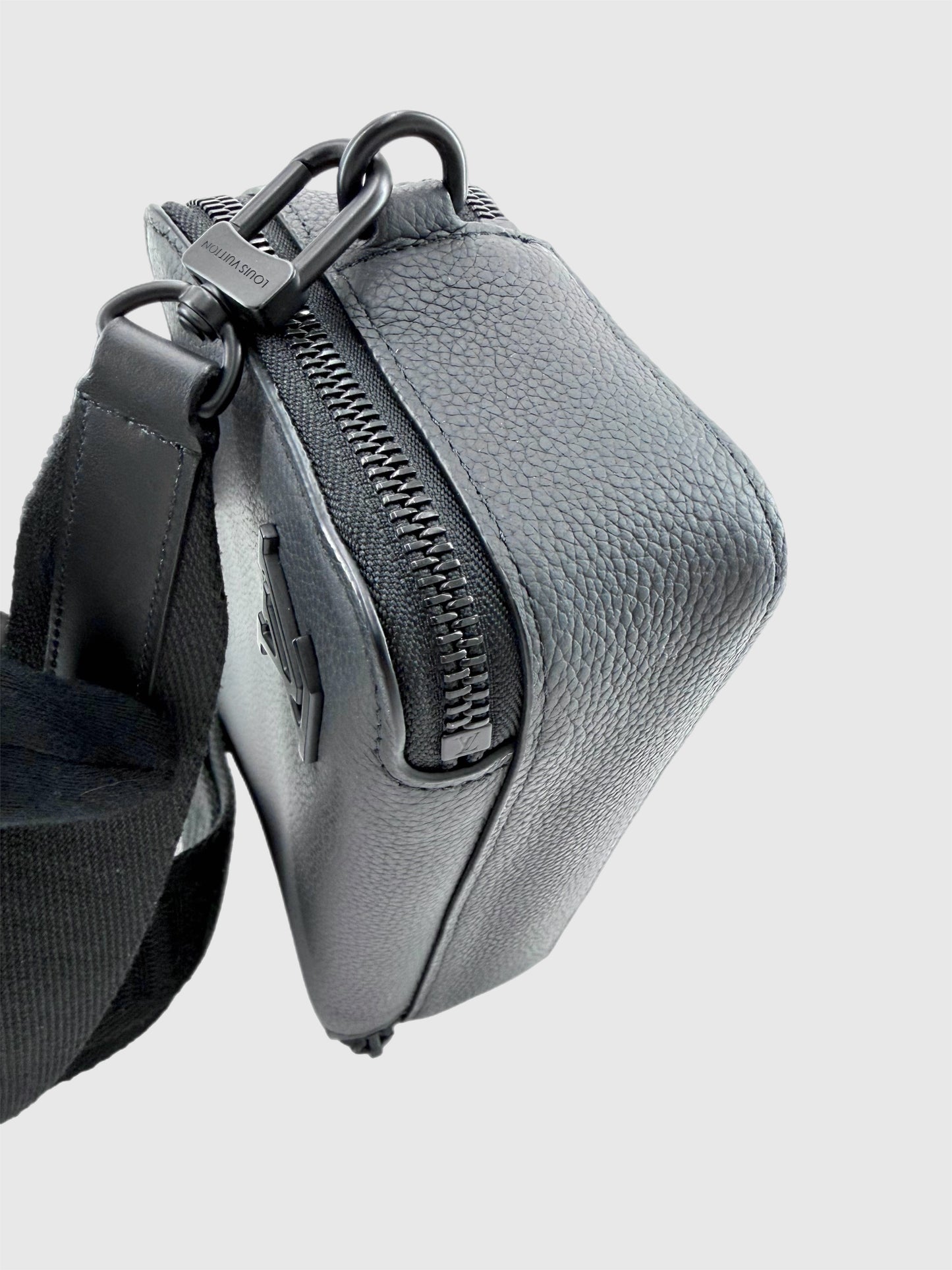 Louis Vuitton Alpha Wearable Black Leather Wallet with Crossbody Strap