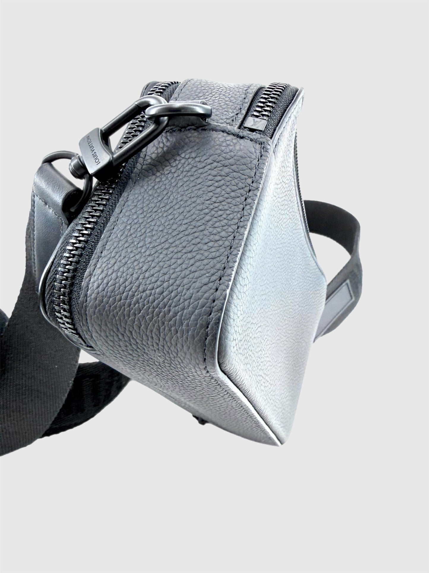 Louis Vuitton Alpha Wearable Black Leather Wallet with Crossbody Strap