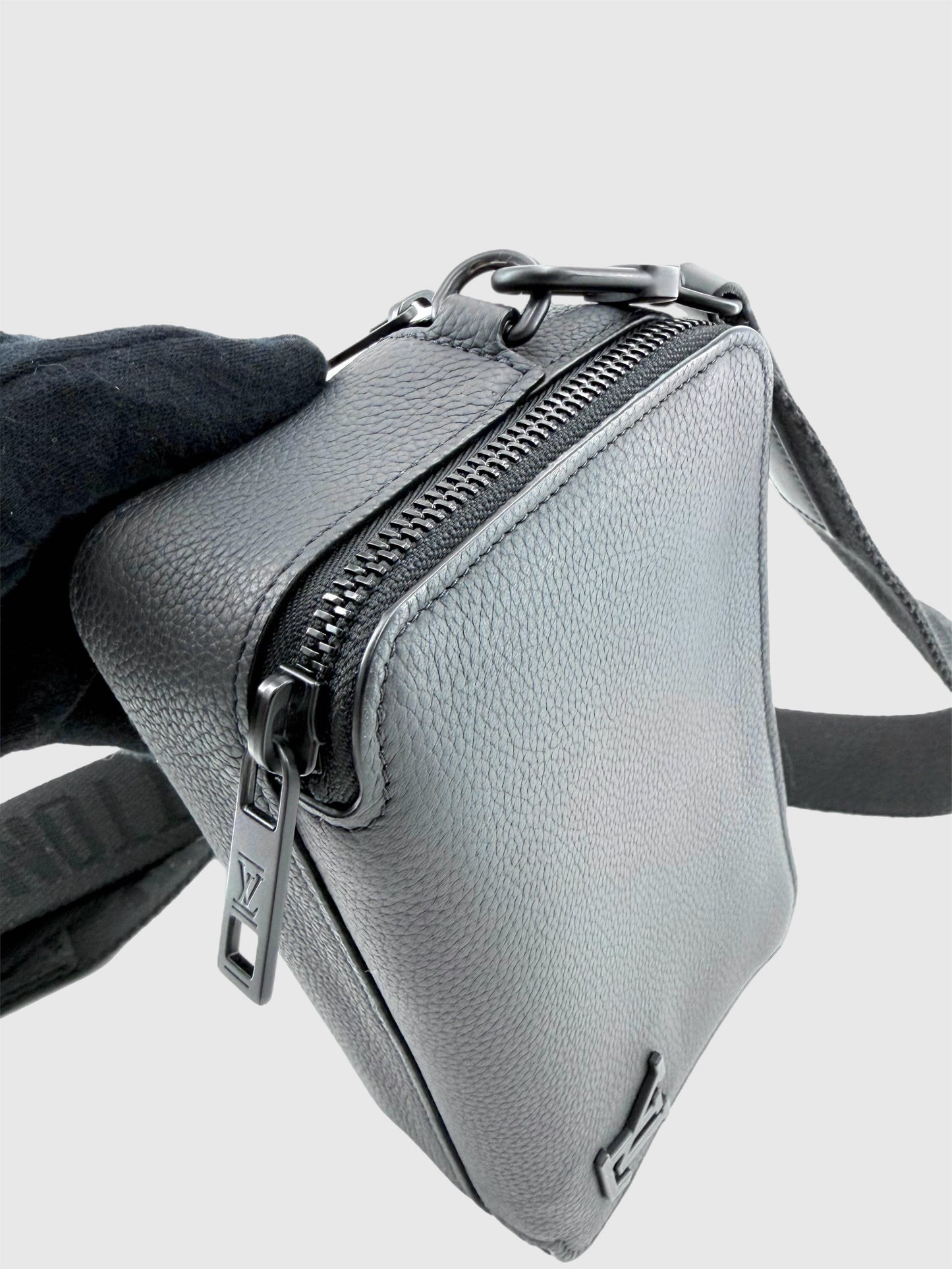 Louis Vuitton Alpha Wearable Black Leather Wallet with Crossbody Strap