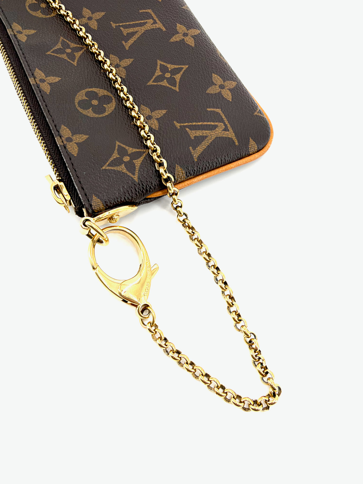 Pre-Owned Louis Vuitton Milla MM Clutch Monogram Canvas Shoulder Bag