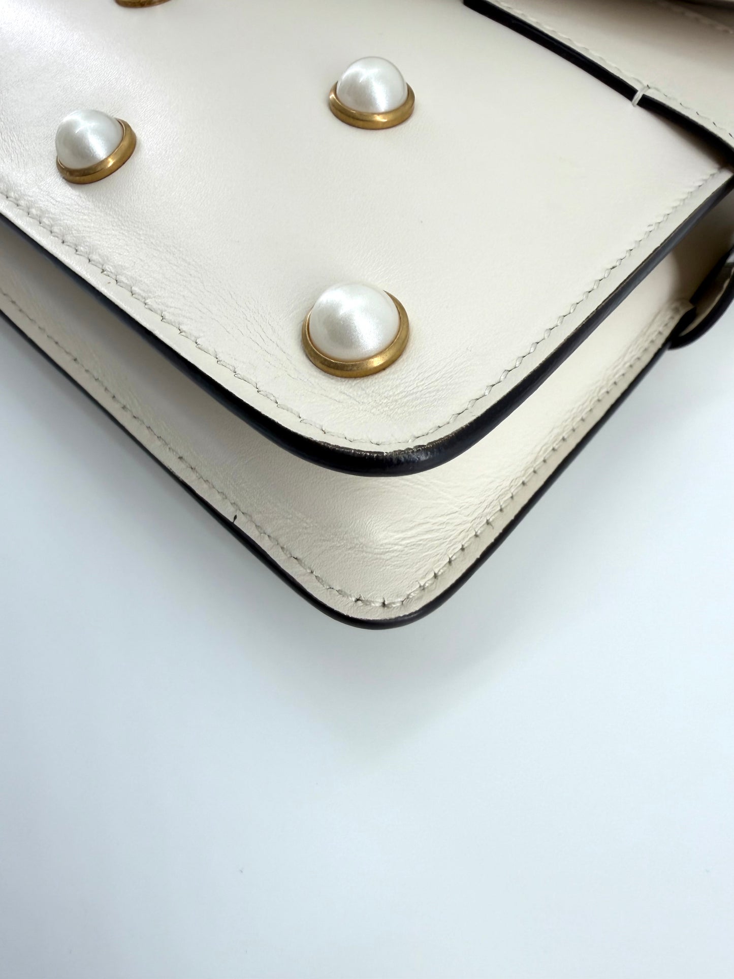 Gucci Broadway Pearl Bee Leather Crossbody bag