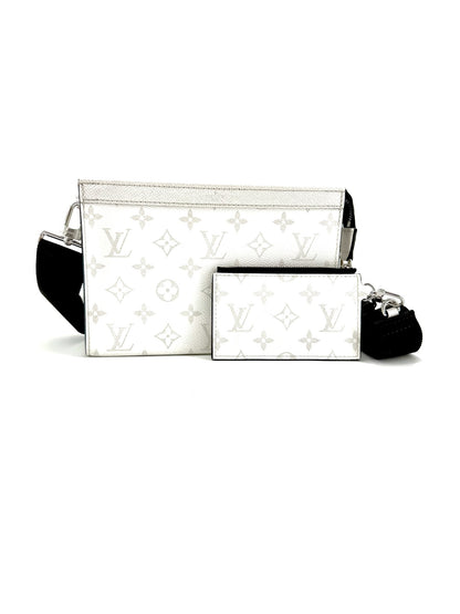 Pre-Owned Louis Vuitton Taiga Monogram Gaston Wearable Wallet