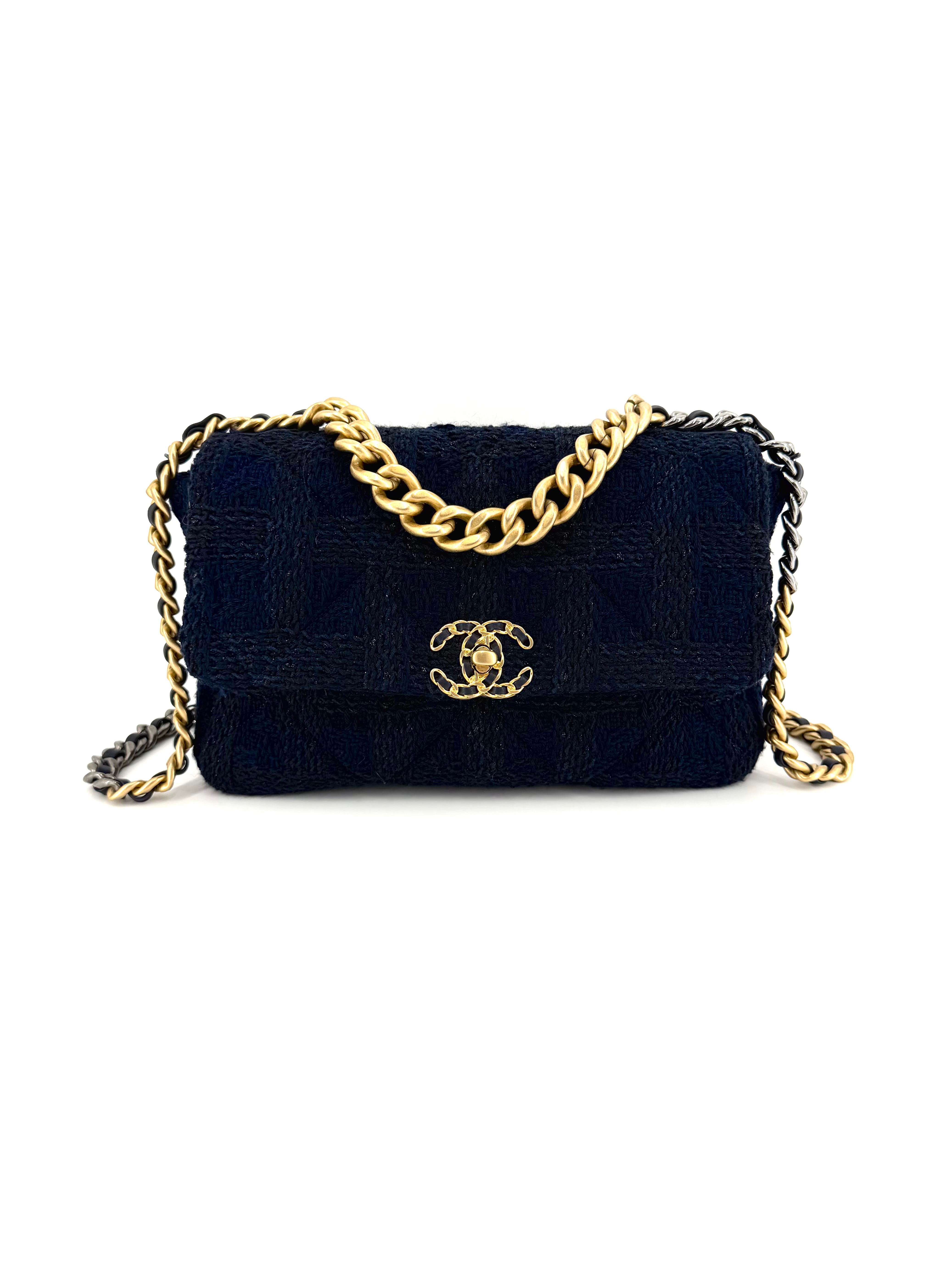 Pre-Owned Chanel 19 Blue Tweed Medium Crossbody Bag