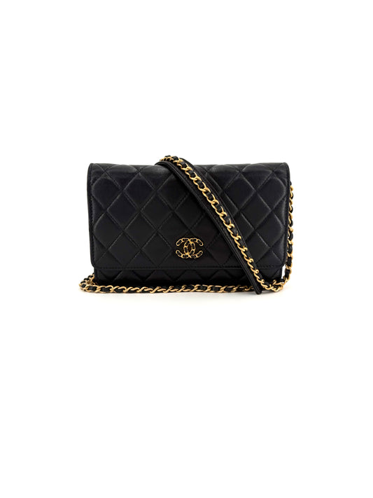 Pre-Owned Chanel 19 Infinity Black Quilted Lambskin (WOC) Wallet on Chain