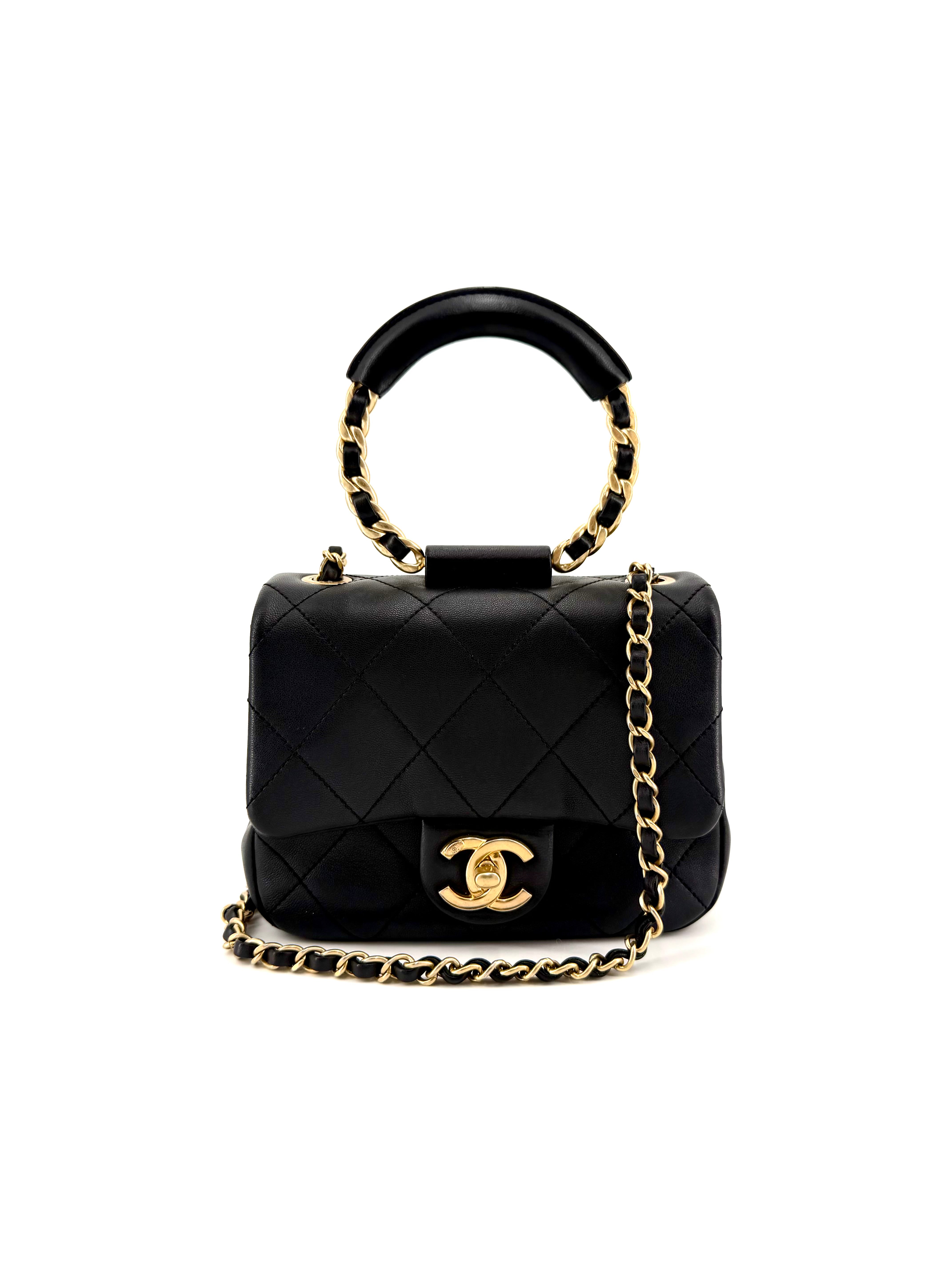 Pre-owned Chanel Loop Top Handle Quilted Calfskin Crossbody Bag