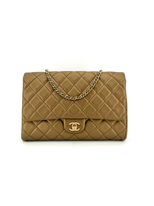 Pre-Owned Chanel Classic Flap Quilted Leather Clutch Shoulder Bag