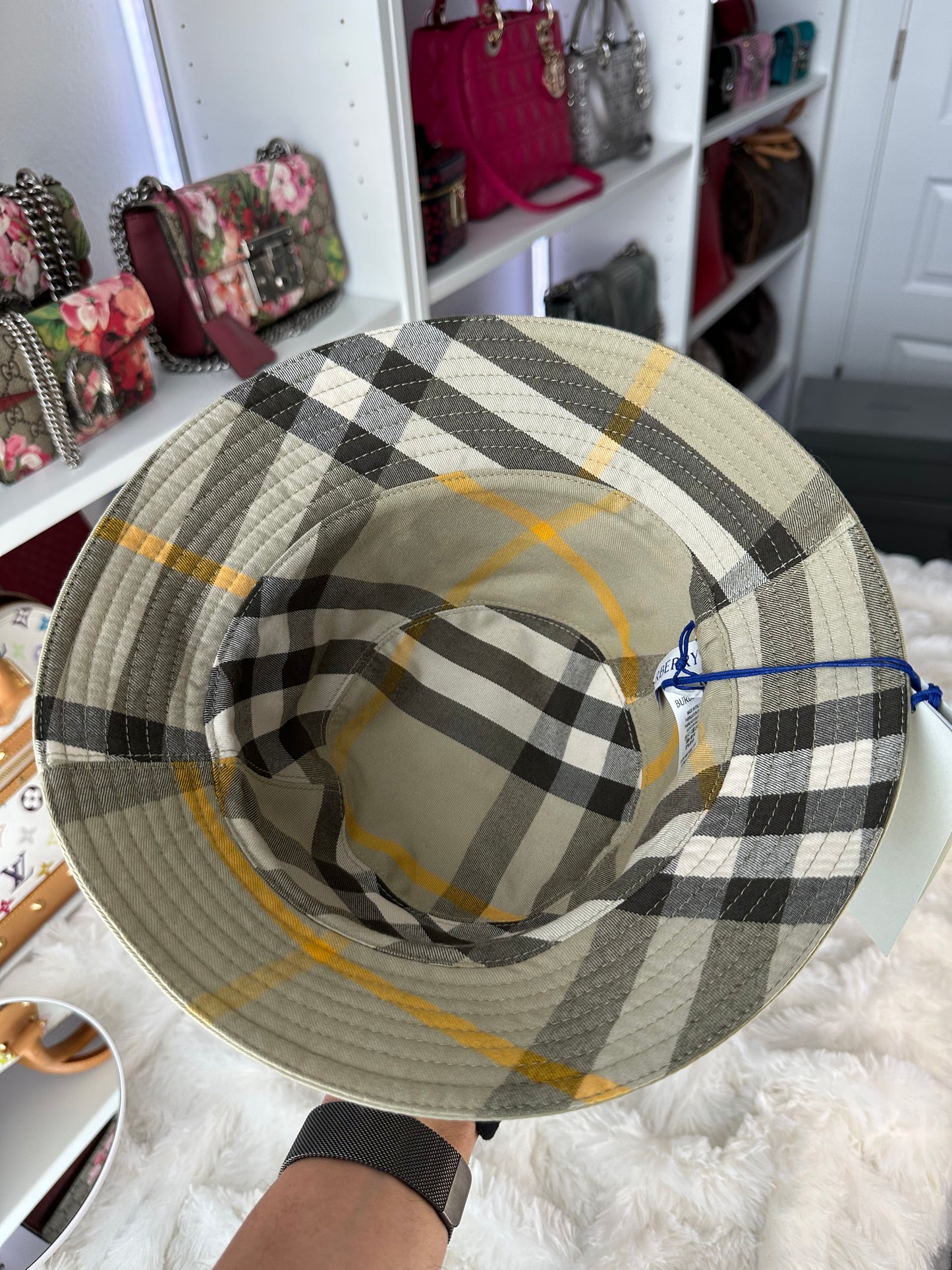 Burberry Men's Hunter Check Plaid Beige Reversible Bucket Hat - Size Small
