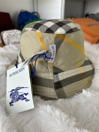 Burberry Men's Hunter Check Plaid Beige Reversible Bucket Hat - Size Small