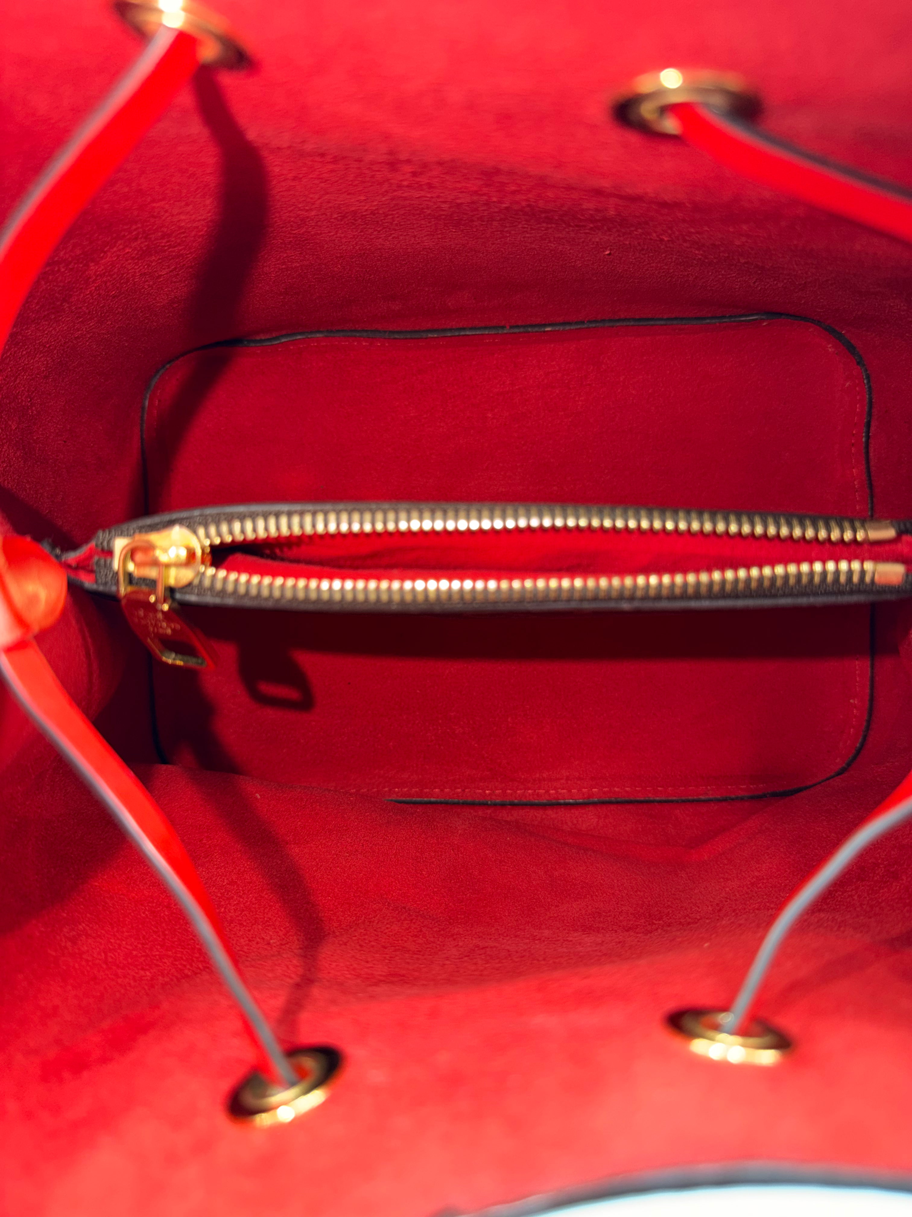 Pre-Owned Louis Vuitton NéoNoé MM Monogram Red Trim Bucket Crossbody Bag