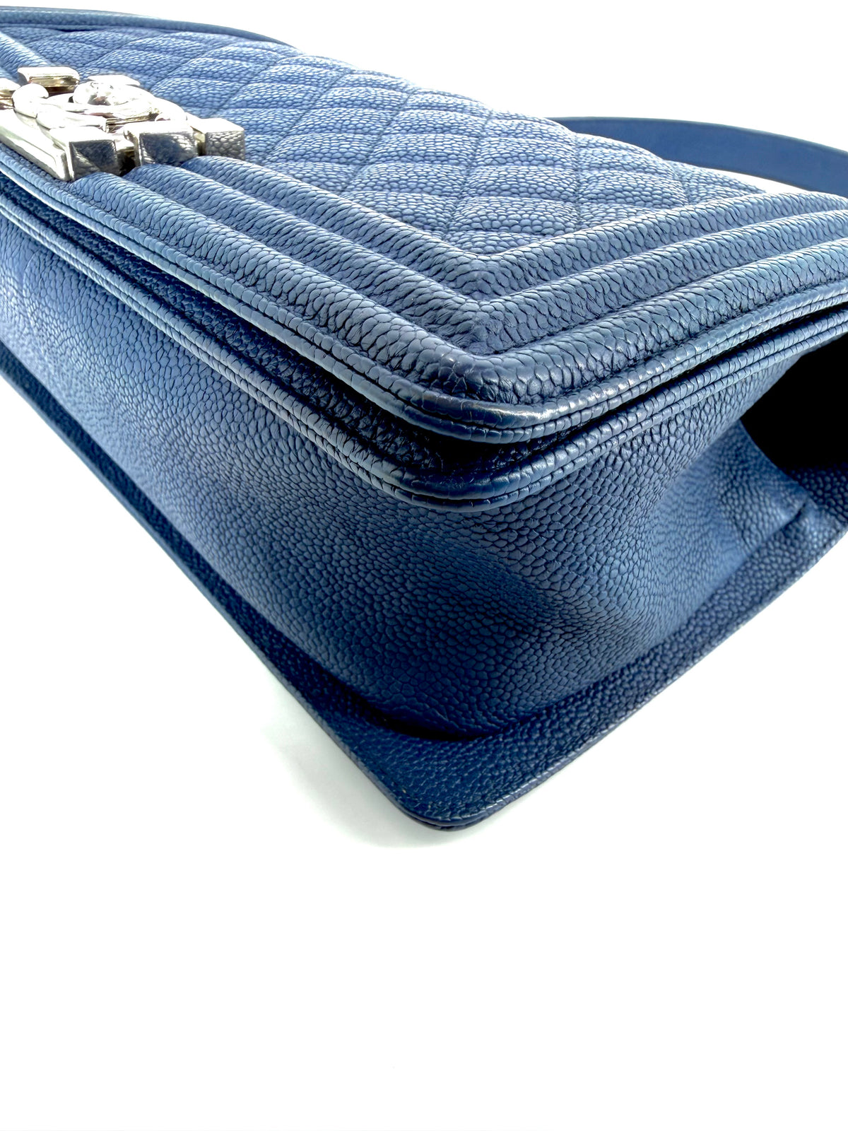 Pre-Owned Chanel Boy Medium Blue Matte Caviar Leather Flap Bag Silver Hardware