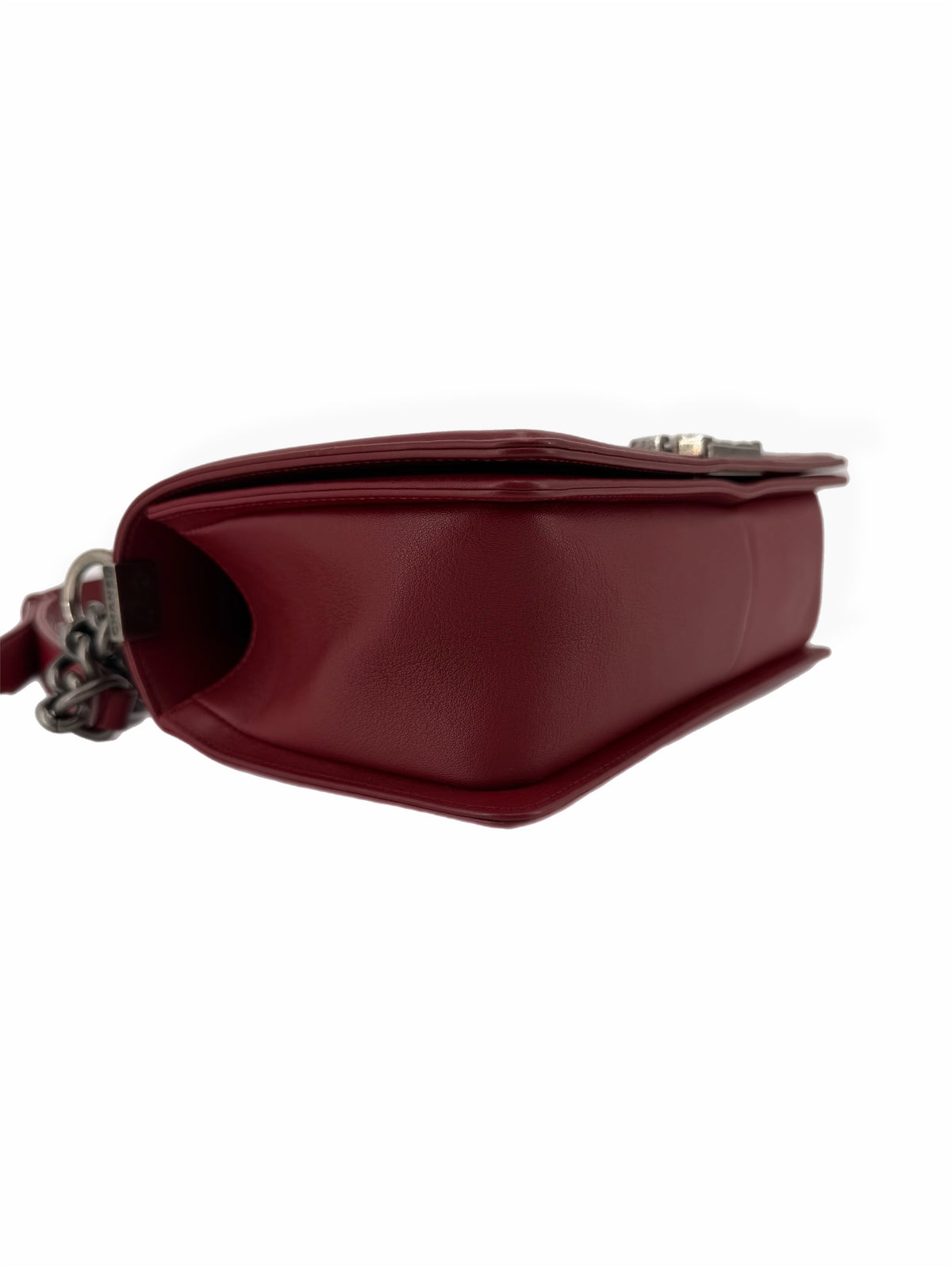 Pre-Owned Chanel Medium Boy Bag Red Chevron Calfskin Ruthenium Hardware