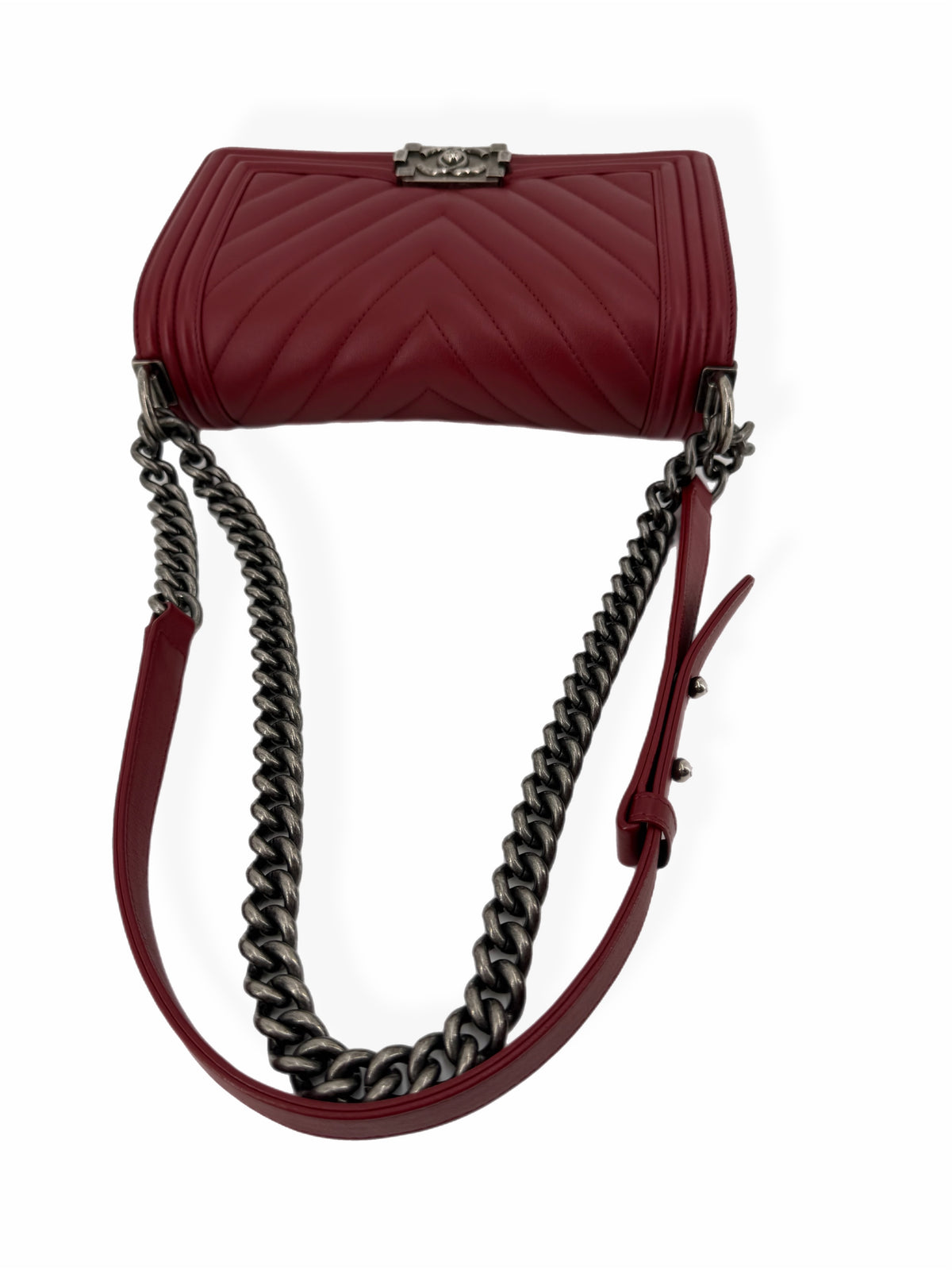 Pre-Owned Chanel Medium Boy Bag Red Chevron Calfskin Ruthenium Hardware
