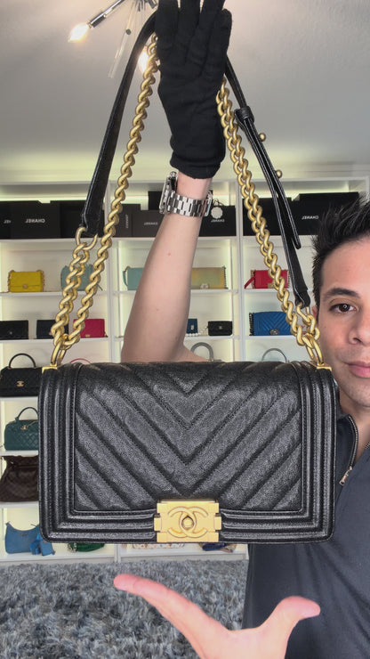 Pre-Owned Chanel Chevron Caviar Leather Medium Boy Bag