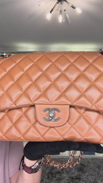 Pre-Owned Chanel Double Flap Jumbo Caviar Leather Bag