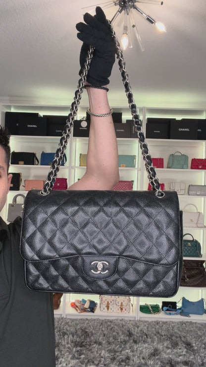 Pre-Owned Chanel Jumbo Double Flap Quilted Black Caviar with Silver Hardware Bag