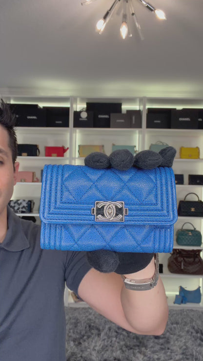 Pre-Owned Chanel Caviar Leather Boy Card Holder