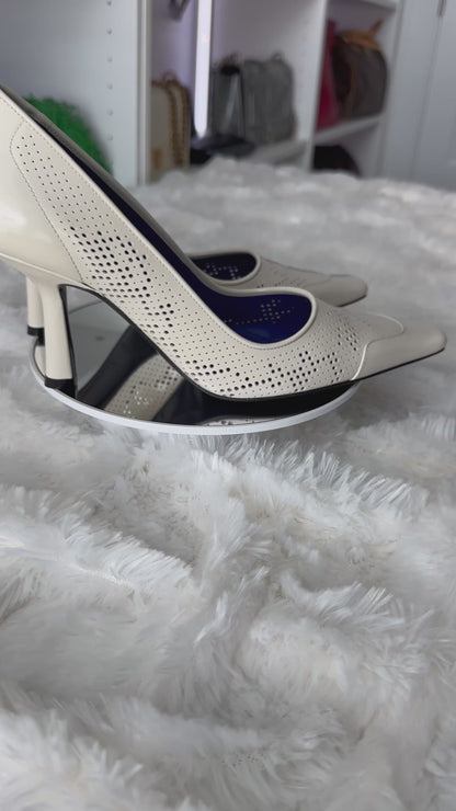Burberry Women's Ivory Chisel Pump - Size 7.5 US | 37.5 EU