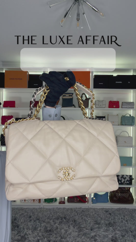 Pre-Owned Chanel 19 Quilted Leather Maxi Shoulder Bag