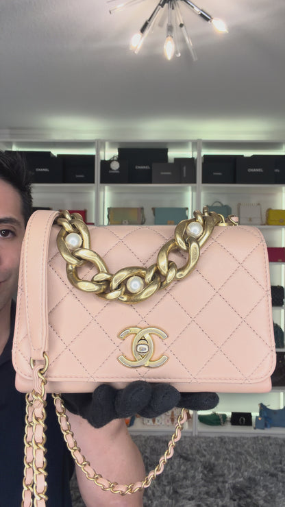 Pre-Owned Chanel Pearl Top Handle Crossbody Mini Bag